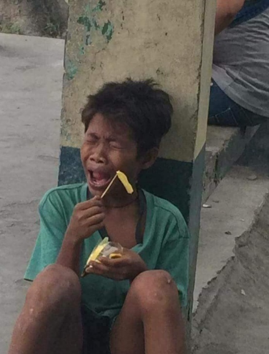 Batang Sarap Na Sarap Sa Kaniyang Maasim Na Mangga Kinagiliwan Ng Maraming Mga Netizens Juan 5951